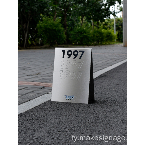 Outdoor-signage